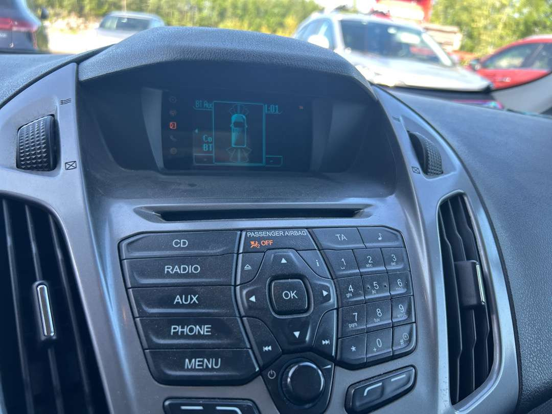 2014 Varebil FORD TRANSIT CONNECT EU-Godkjent lizing 2014 Varebil FORD TRANSIT CONNECT EU-Godkjent: slika 9 2014 Varebil FORD TRANSIT CONNECT EU-Godkjent lizing 2014 Varebil FORD TRANSIT CONNECT EU-Godkjent: slika 9