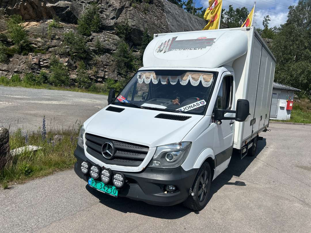 2015 Skapbil Mercedes-Benz EU-godkjent - Dostavno vozilo z zabojnikom: slika 1 2015 Skapbil Mercedes-Benz EU-godkjent - Dostavno vozilo z zabojnikom: slika 1