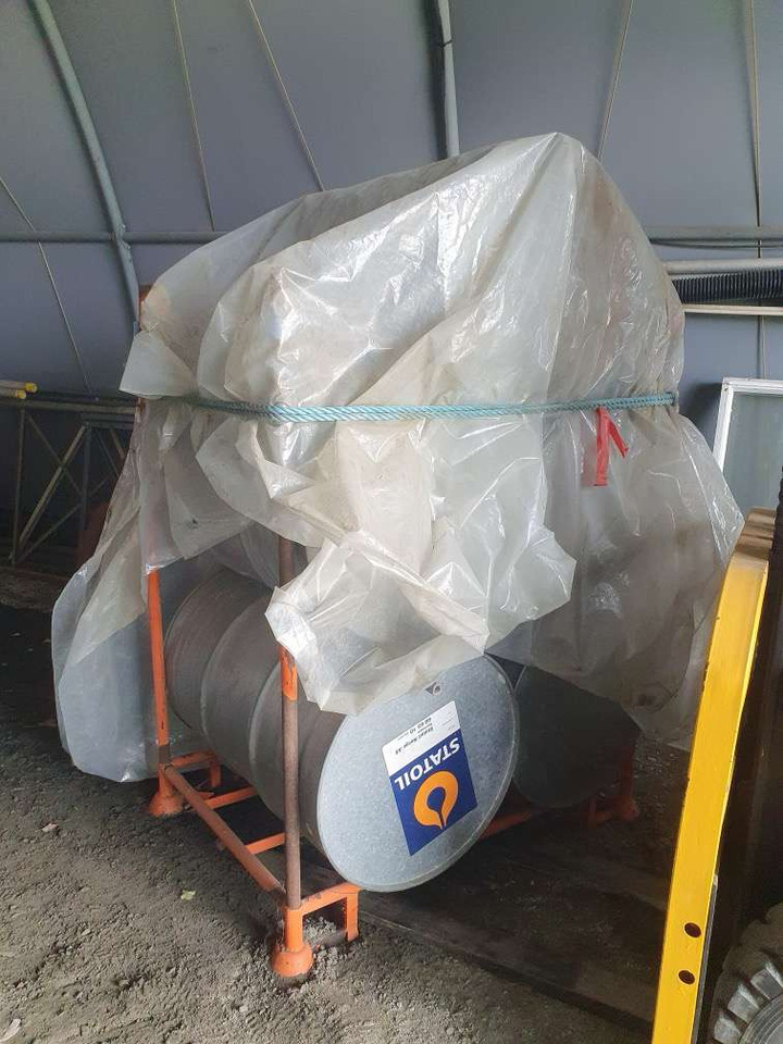 5 stk tank 200l - Orodje/ Oprema: slika 4 5 stk tank 200l - Orodje/ Oprema: slika 4