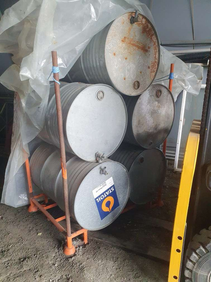 5 stk tank 200l - Orodje/ Oprema: slika 3 5 stk tank 200l - Orodje/ Oprema: slika 3