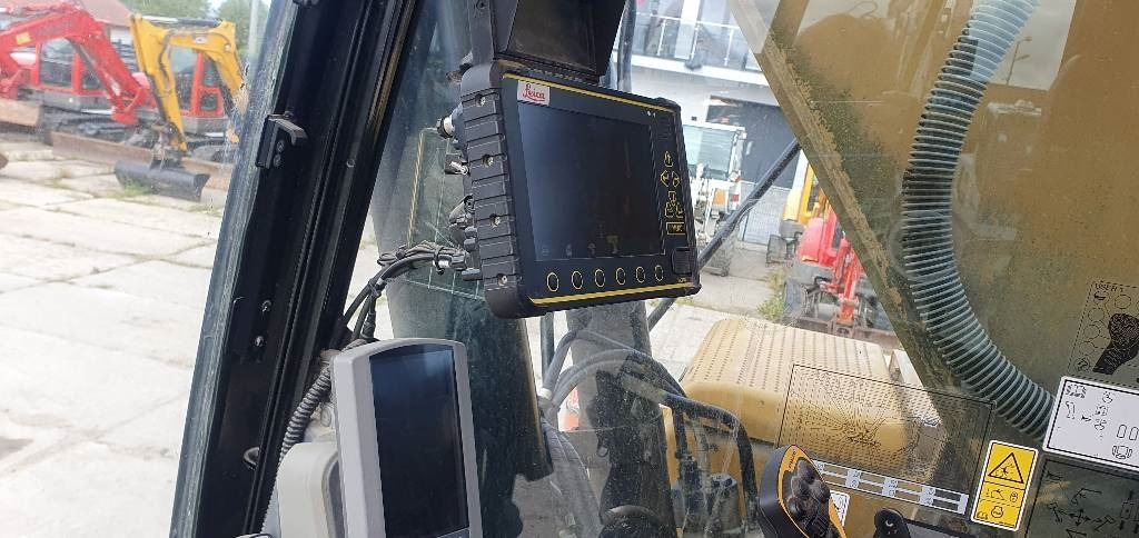 CAT 330 FLN  lizing CAT 330 FLN: slika 23