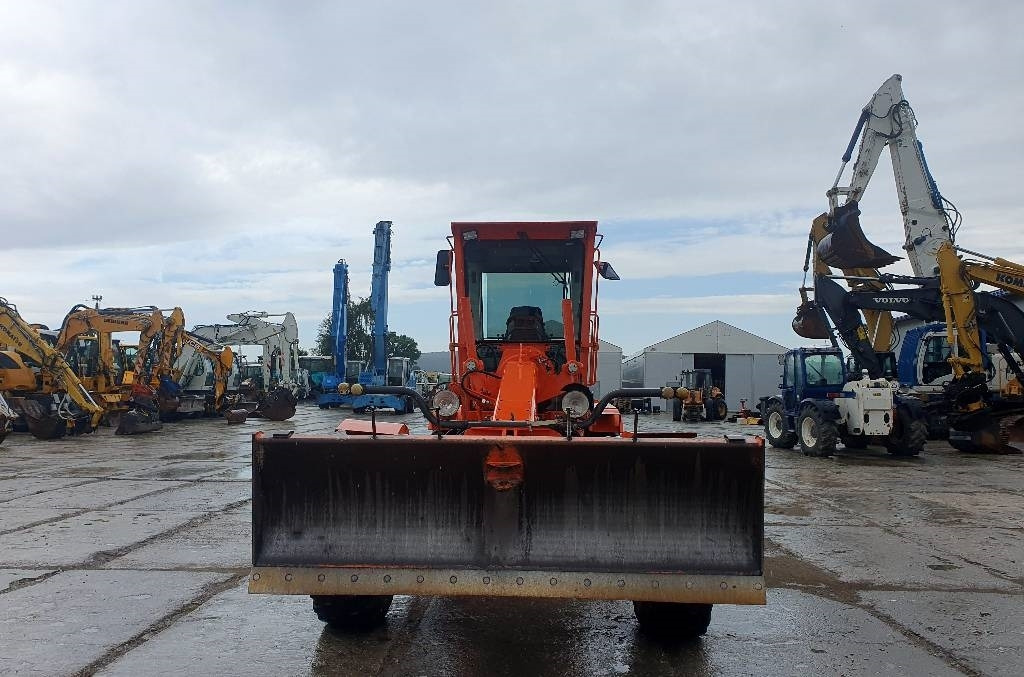 New Holland F 106.6 A - Greder: slika 5 New Holland F 106.6 A - Greder: slika 5