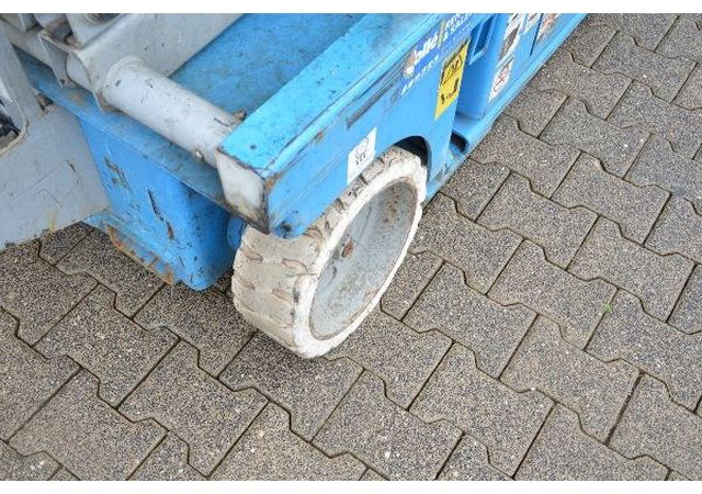 Genie GS 3246 | 2006 - Škarjasta dvižna ploščad: slika 5 Genie GS 3246 | 2006 - Škarjasta dvižna ploščad: slika 5