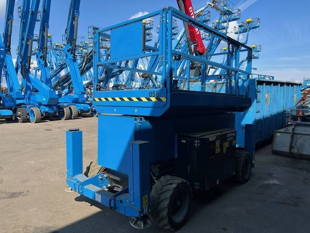 Genie GS 4069 RT | 2018 - Škarjasta dvižna ploščad: slika 3 Genie GS 4069 RT | 2018 - Škarjasta dvižna ploščad: slika 3