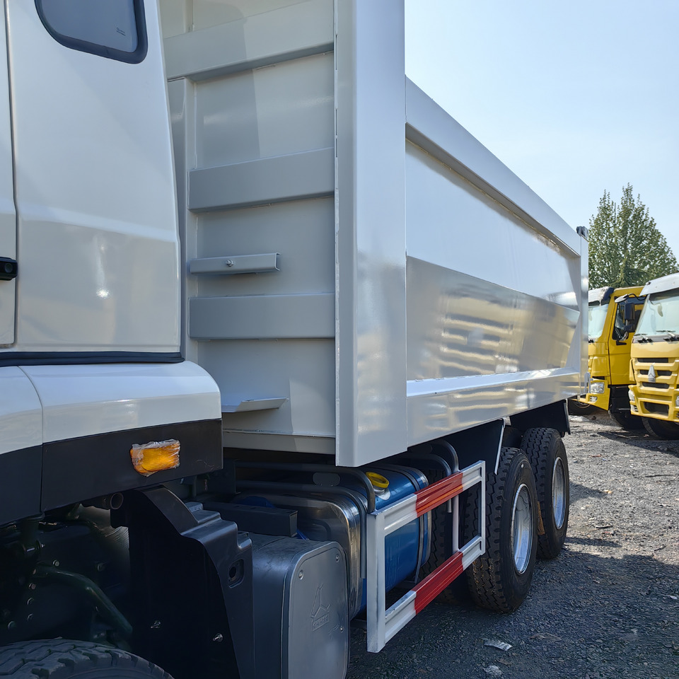 SINOTRUCK HOWO - Tovornjak prekucnik: slika 2 SINOTRUCK HOWO - Tovornjak prekucnik: slika 2