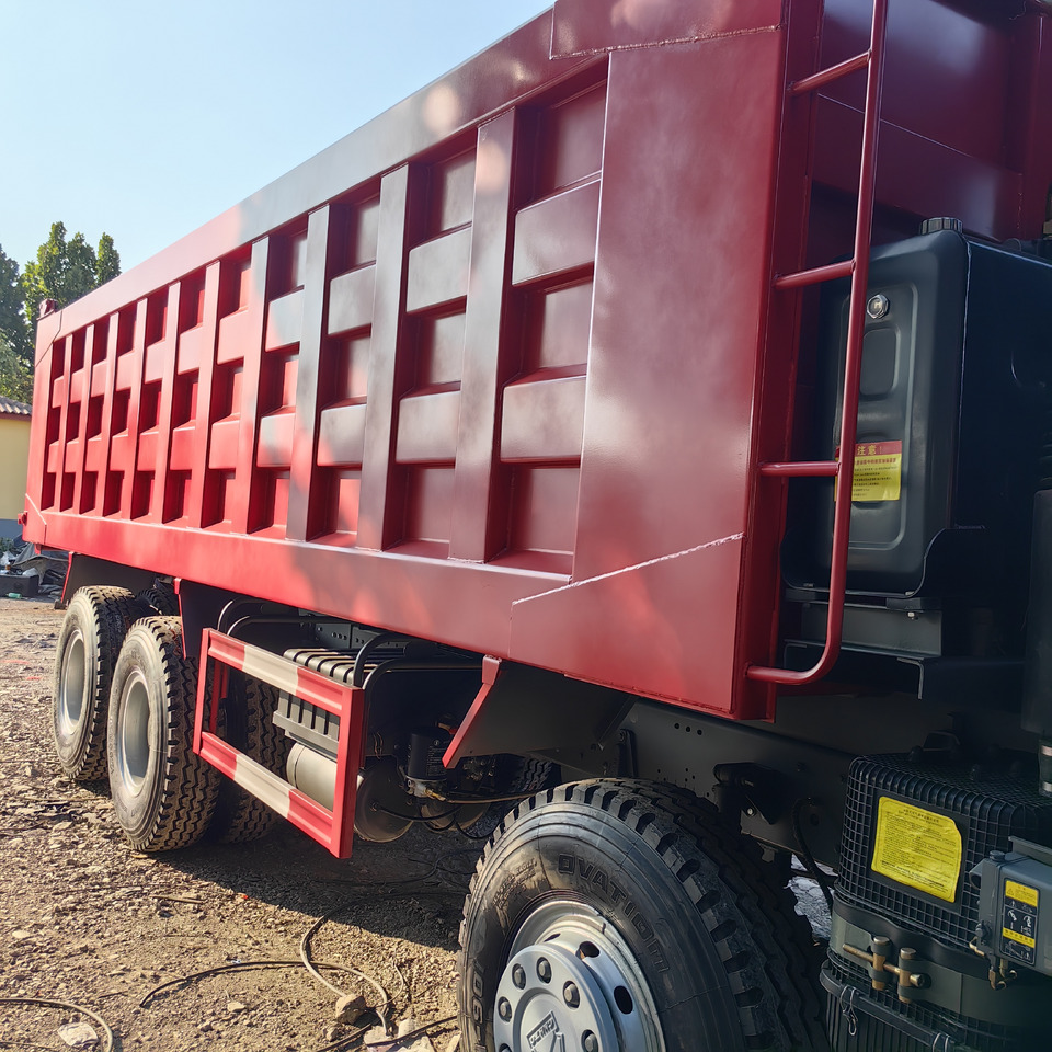 SINOTRUCK HOWO - Tovornjak prekucnik: slika 3 SINOTRUCK HOWO - Tovornjak prekucnik: slika 3