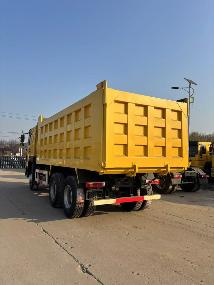 SINOTRUCK HOWO - Tovornjak prekucnik: slika 4 SINOTRUCK HOWO - Tovornjak prekucnik: slika 4