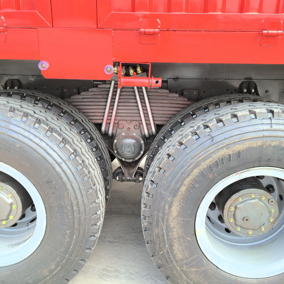 SINOTRUCK HOWO - Tovornjak s kesonom: slika 5 SINOTRUCK HOWO - Tovornjak s kesonom: slika 5