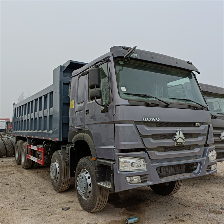 SINOTRUCK HOWO - Tovornjak prekucnik: slika 2 SINOTRUCK HOWO - Tovornjak prekucnik: slika 2