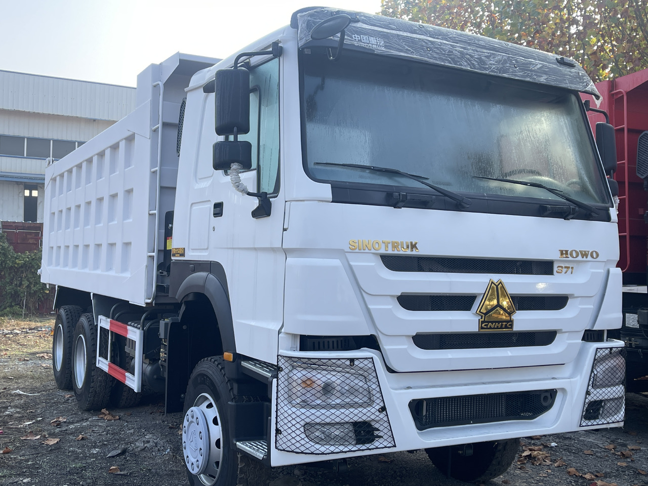 SINOTRUCK HOWO - Tovornjak prekucnik: slika 1 SINOTRUCK HOWO - Tovornjak prekucnik: slika 1