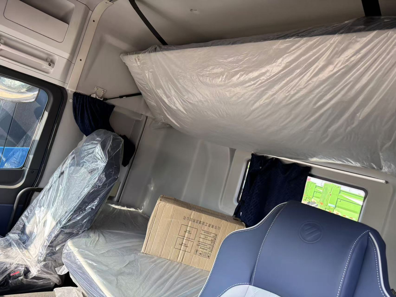 AUMAN - Vlačilec: slika 4 AUMAN - Vlačilec: slika 4