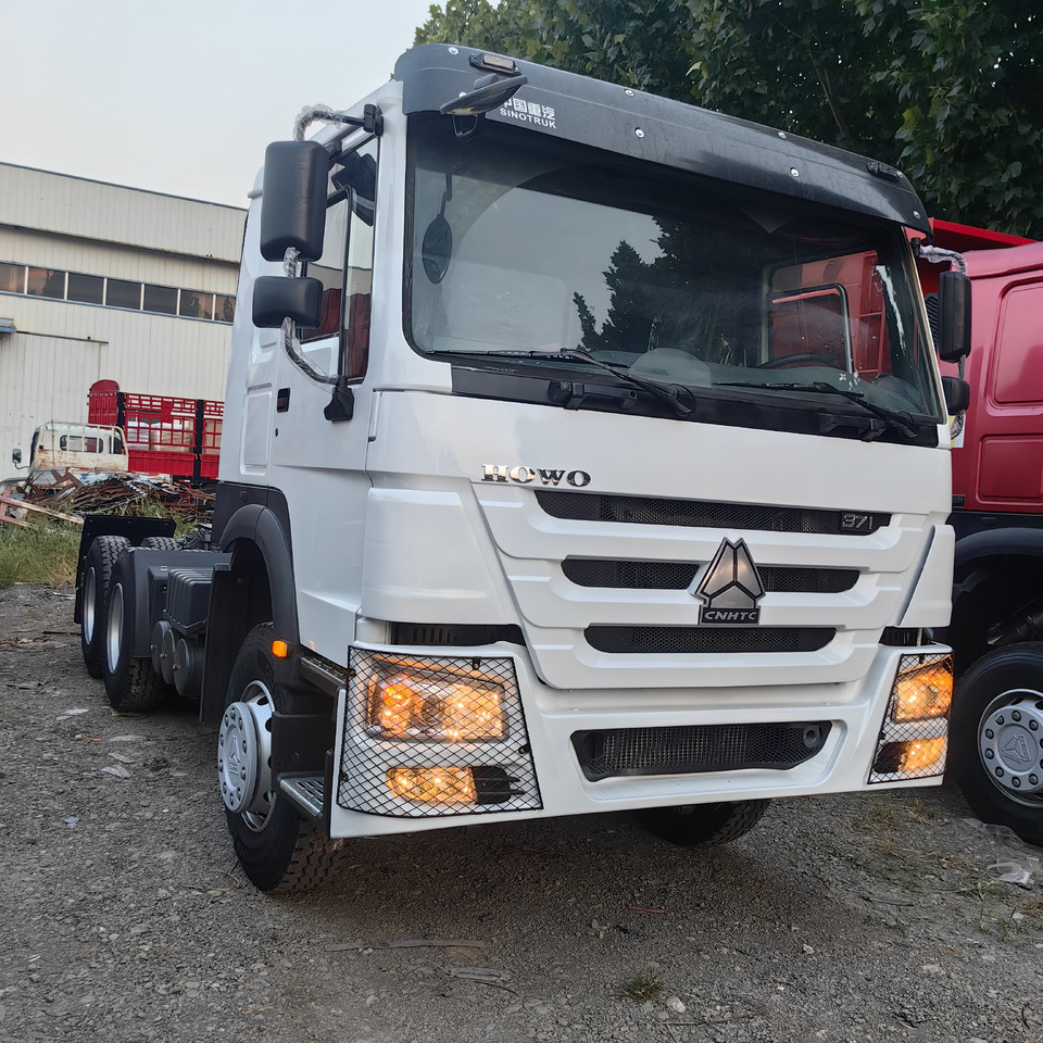 SINOTRUCK HOWO - Vlačilec: slika 1 SINOTRUCK HOWO - Vlačilec: slika 1