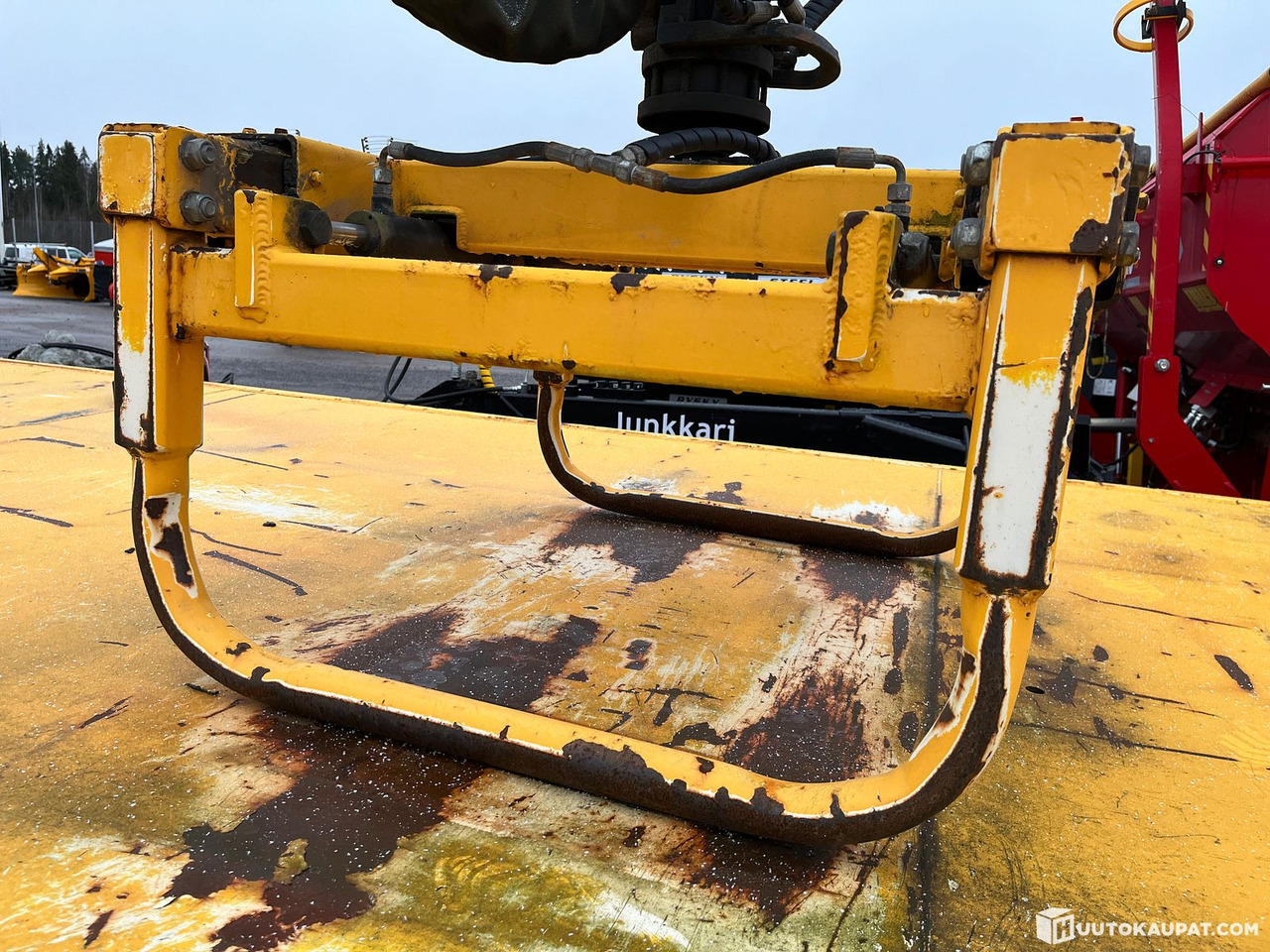 Bale trailer with crane (remote control), Pirkkala - Drugi stroj: slika 5 Bale trailer with crane (remote control), Pirkkala - Drugi stroj: slika 5