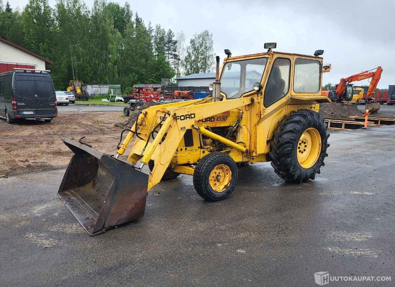 Ford 4550, 1971, Diesel Traktori + etukuormaaja MTK25, Virrat - Traktor: slika 1 Ford 4550, 1971, Diesel Traktori + etukuormaaja MTK25, Virrat - Traktor: slika 1