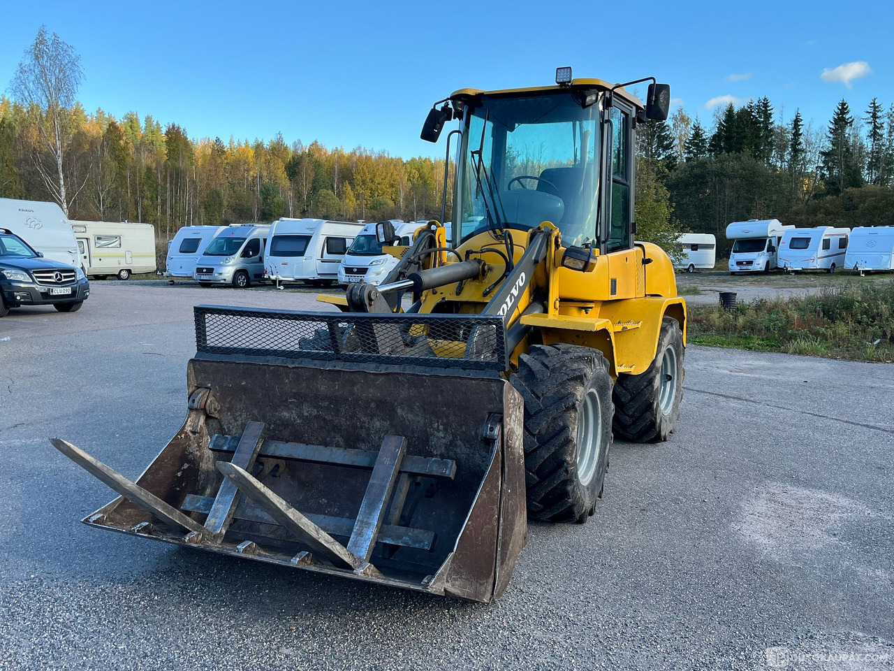 Volvo L35B Pro, pyöräkuormaaja avattavalla kauhalla ja piikeillä, 2005, Vihti - Gradbeni stroj: slika 4 Volvo L35B Pro, pyöräkuormaaja avattavalla kauhalla ja piikeillä, 2005, Vihti - Gradbeni stroj: slika 4
