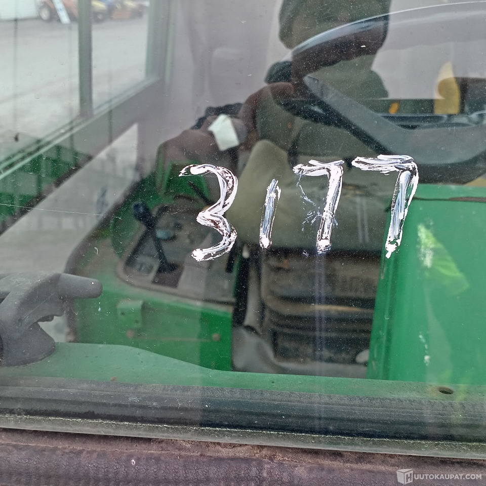 John Deere 3235 kelaleikkuri, 4 WD ja hytti, Hollola - Vrtna kosilnica: slika 5 John Deere 3235 kelaleikkuri, 4 WD ja hytti, Hollola - Vrtna kosilnica: slika 5