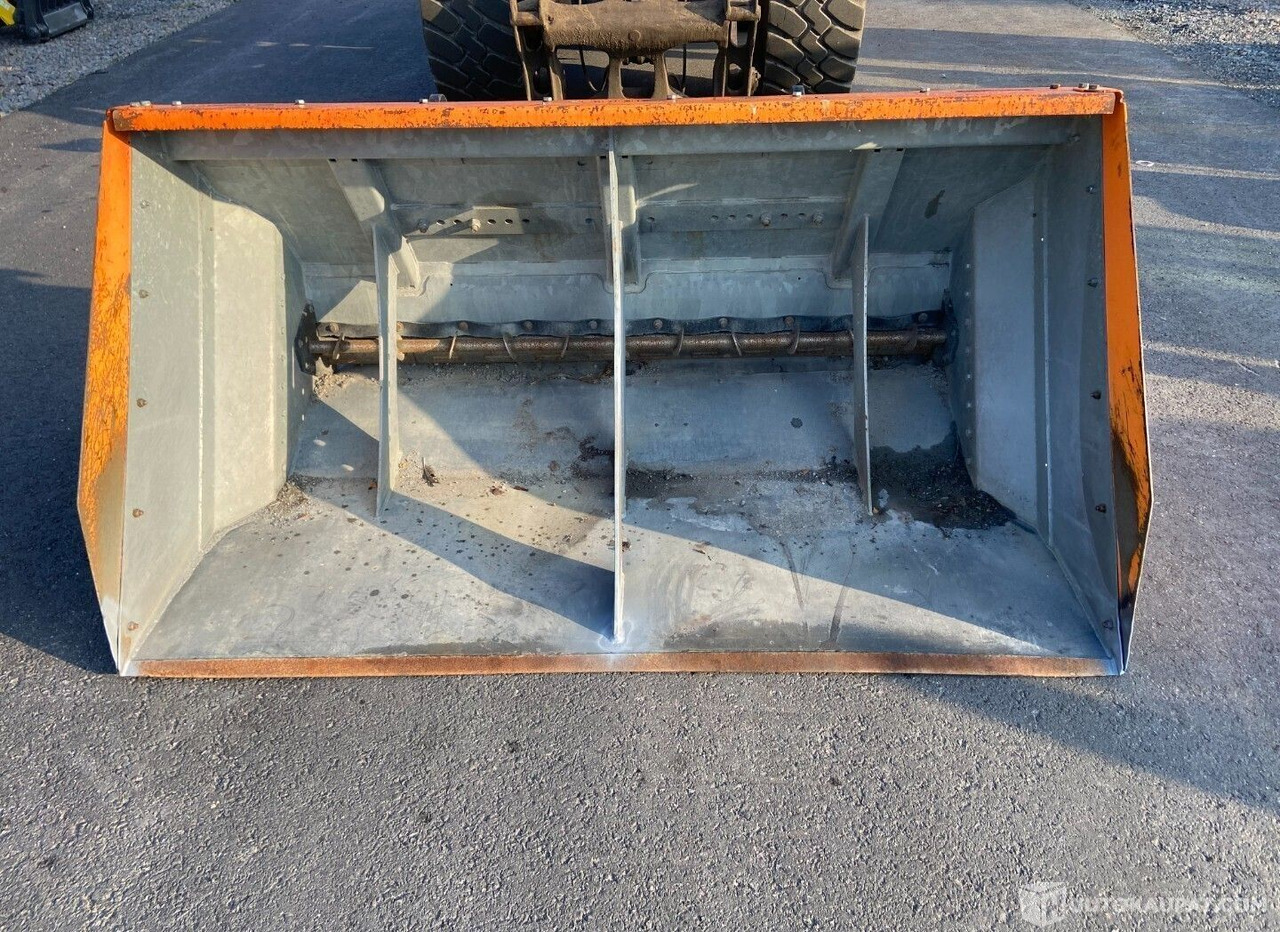 KVex TH2000 hiekoituskauha, Virrat - Posipalnik peska/ Soli: slika 1 KVex TH2000 hiekoituskauha, Virrat - Posipalnik peska/ Soli: slika 1