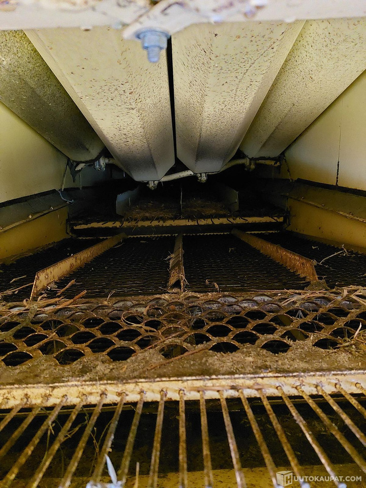 New Holland 8030, 1981 1910h, MTK25, Porvoo lizing New Holland 8030, 1981 1910h, MTK25, Porvoo: slika 6 New Holland 8030, 1981 1910h, MTK25, Porvoo lizing New Holland 8030, 1981 1910h, MTK25, Porvoo: slika 6