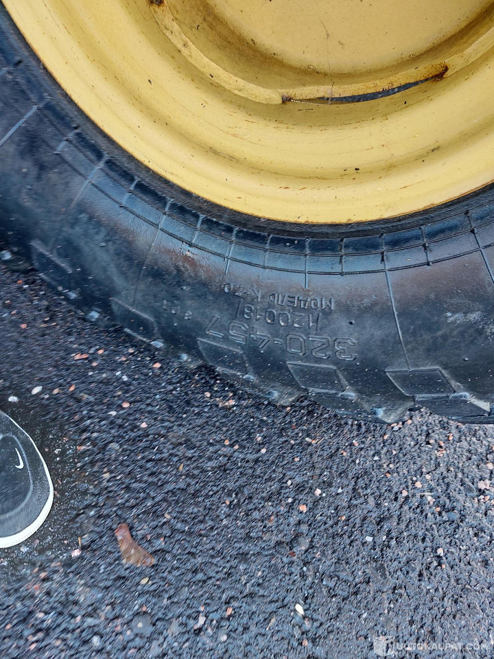 New Holland 8030, 1981 1910h, MTK25, Porvoo lizing New Holland 8030, 1981 1910h, MTK25, Porvoo: slika 9 New Holland 8030, 1981 1910h, MTK25, Porvoo lizing New Holland 8030, 1981 1910h, MTK25, Porvoo: slika 9