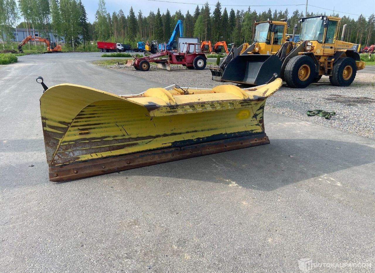 Rote PA300 Perhosaura, 2009 Perhosaura MTK25, Virrat - Snežni plug: slika 1 Rote PA300 Perhosaura, 2009 Perhosaura MTK25, Virrat - Snežni plug: slika 1