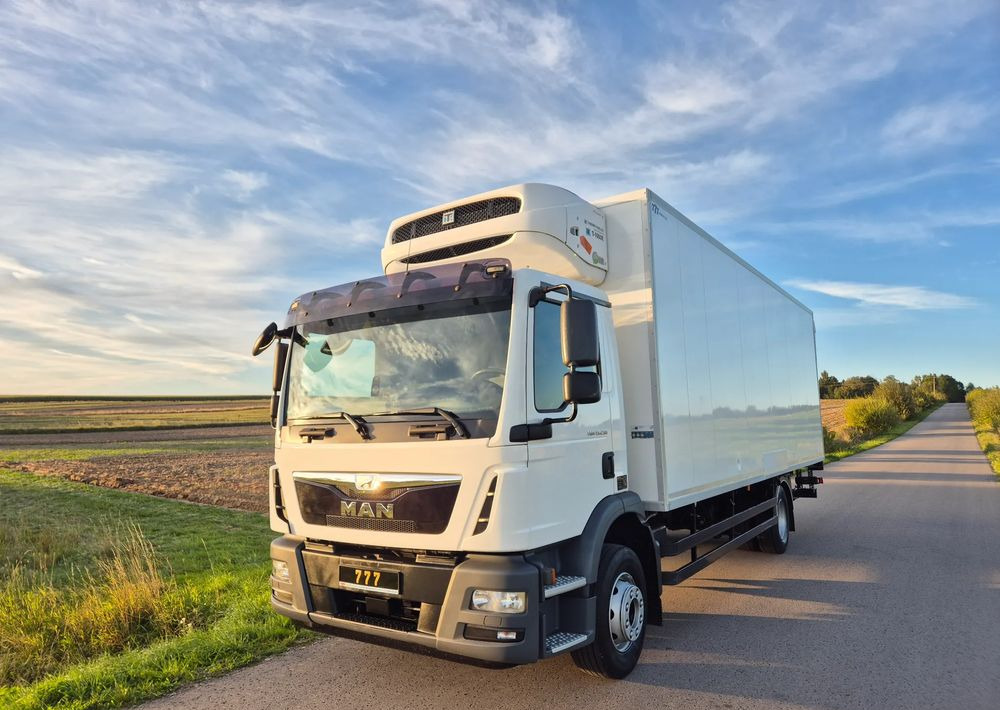 MAN TGM 15.250 7.5m winda AUTOMAT KLIMA z Niemiec EURO 6 / CHŁODNIA T-1000R THERMOKING - Tovornjak hladilnik: slika 1 MAN TGM 15.250 7.5m winda AUTOMAT KLIMA z Niemiec EURO 6 / CHŁODNIA T-1000R THERMOKING - Tovornjak hladilnik: slika 1