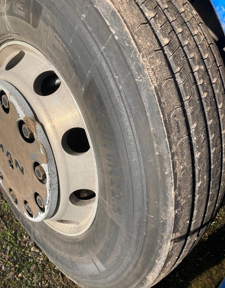 MAN TGS 18.400 NAUKA JAZDY z Niemiec NISKA KABINA ELKA AUTOMAT 4x2 STANDARD 315/70r22.5 SUPER STAN TGX 470 460 420 430 500 510 400 360 410 - Vlačilec: slika 4 MAN TGS 18.400 NAUKA JAZDY z Niemiec NISKA KABINA ELKA AUTOMAT 4x2 STANDARD 315/70r22.5 SUPER STAN TGX 470 460 420 430 500 510 400 360 410 - Vlačilec: slika 4