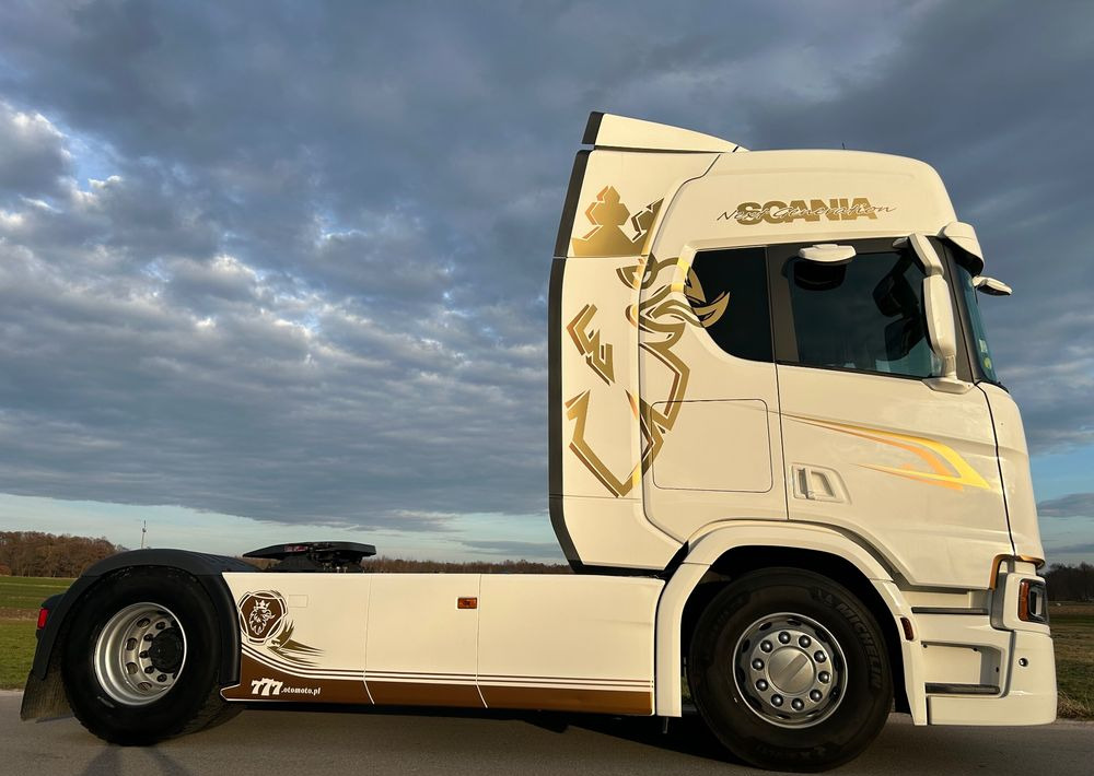Scania R500 FULL AIR 2019 10x poduszki KLIMA POSTOJOWA / RETARDER / FULL SPOJLER / TOP STAN / od jedynego właściciela ! HYDRAULIKA spod beczki spożywczej ! / do wywrotu ruchomej podłogi beczki TOP TOP - Vlačilec: slika 4 Scania R500 FULL AIR 2019 10x poduszki KLIMA POSTOJOWA / RETARDER / FULL SPOJLER / TOP STAN / od jedynego właściciela ! HYDRAULIKA spod beczki spożywczej ! / do wywrotu ruchomej podłogi beczki TOP TOP - Vlačilec: slika 4