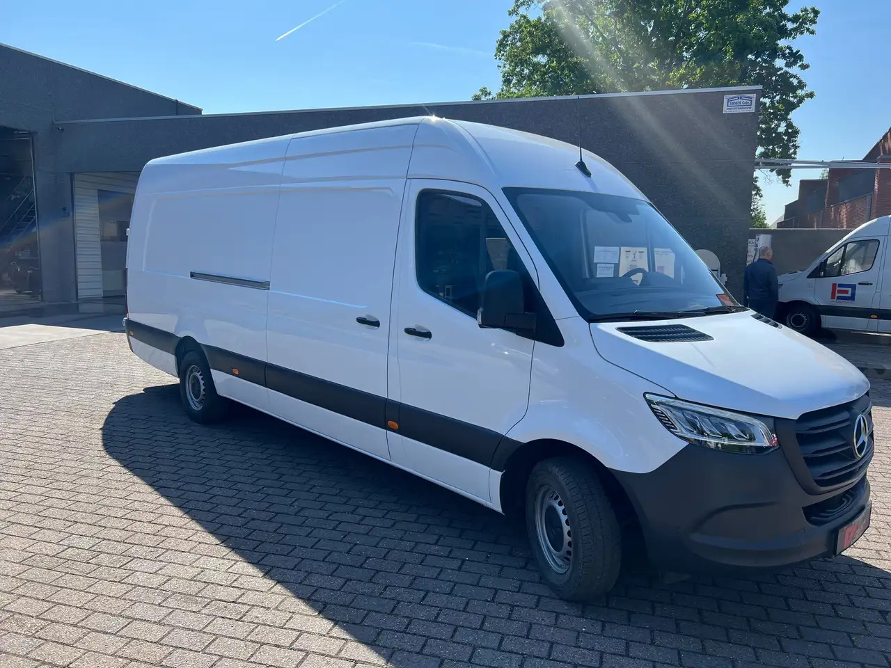 Mercedes-Benz Sprinter 314 L4H2 (31.500€ex)NAVI CAMERA 360° COMFORT - Furgon: slika 2 Mercedes-Benz Sprinter 314 L4H2 (31.500€ex)NAVI CAMERA 360° COMFORT - Furgon: slika 2