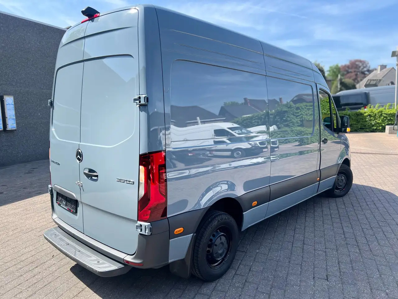 Mercedes-Benz Sprinter 315 L2H2 FWD (32.500€ex) MBUX|CARPLAY|LED - Furgon, Dostavno vozilo z dvojno kabino: slika 3 Mercedes-Benz Sprinter 315 L2H2 FWD (32.500€ex) MBUX|CARPLAY|LED - Furgon, Dostavno vozilo z dvojno kabino: slika 3