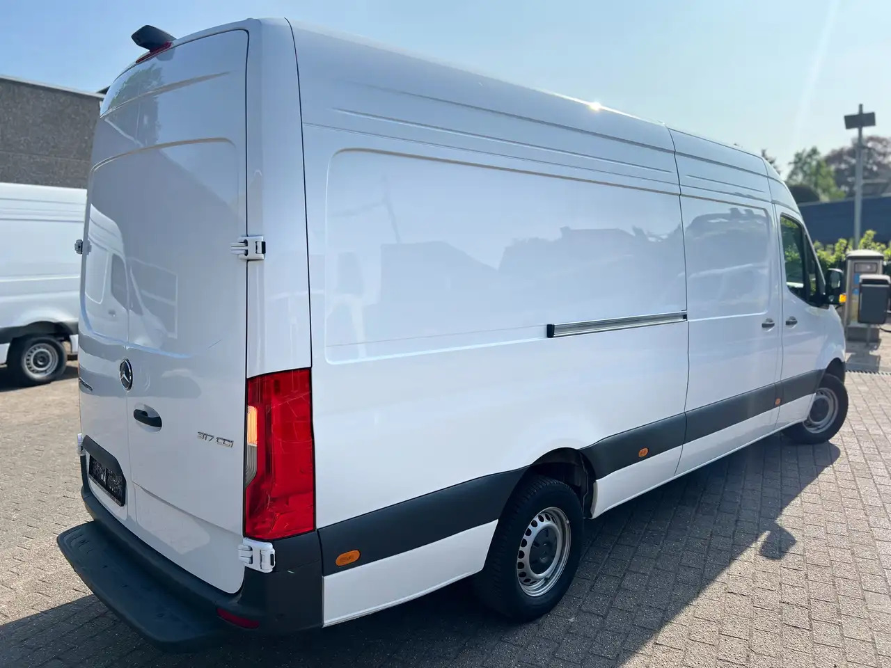 Mercedes-Benz Sprinter 317 L3H2 PRO (35.950ex) FACELIFT |CAMERA| 11" MBUX - Furgon: slika 4 Mercedes-Benz Sprinter 317 L3H2 PRO (35.950ex) FACELIFT |CAMERA| 11" MBUX - Furgon: slika 4