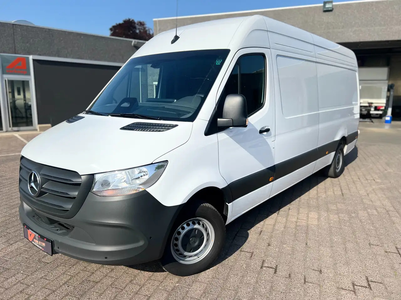 Mercedes-Benz Sprinter 317 L3H2 PRO (35.950ex) FACELIFT |CAMERA| 11" MBUX - Furgon: slika 2 Mercedes-Benz Sprinter 317 L3H2 PRO (35.950ex) FACELIFT |CAMERA| 11" MBUX - Furgon: slika 2