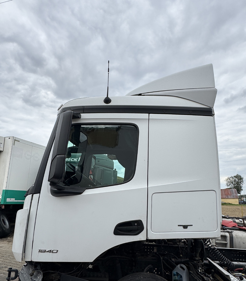 Mercedes Actros MP 4 Antos - Kabina: slika 4 Mercedes Actros MP 4 Antos - Kabina: slika 4