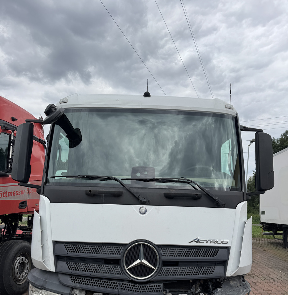 Mercedes Actros MP 4 Antos - Kabina: slika 1 Mercedes Actros MP 4 Antos - Kabina: slika 1