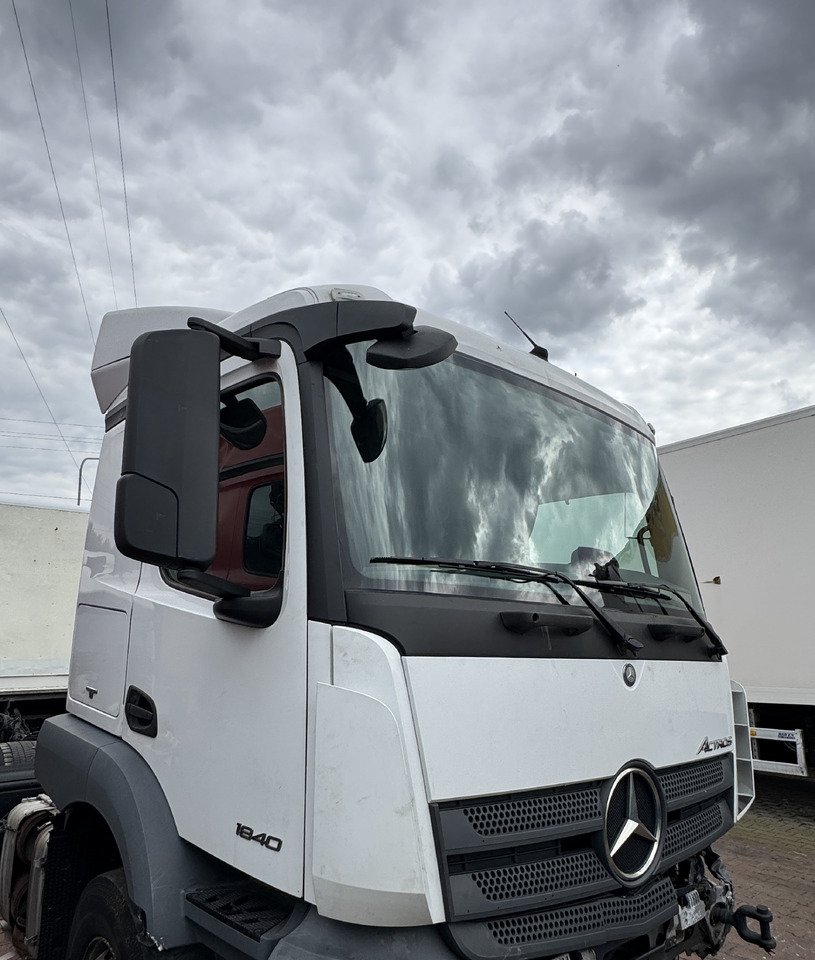 Mercedes Actros MP 4 Antos - Kabina: slika 2 Mercedes Actros MP 4 Antos - Kabina: slika 2