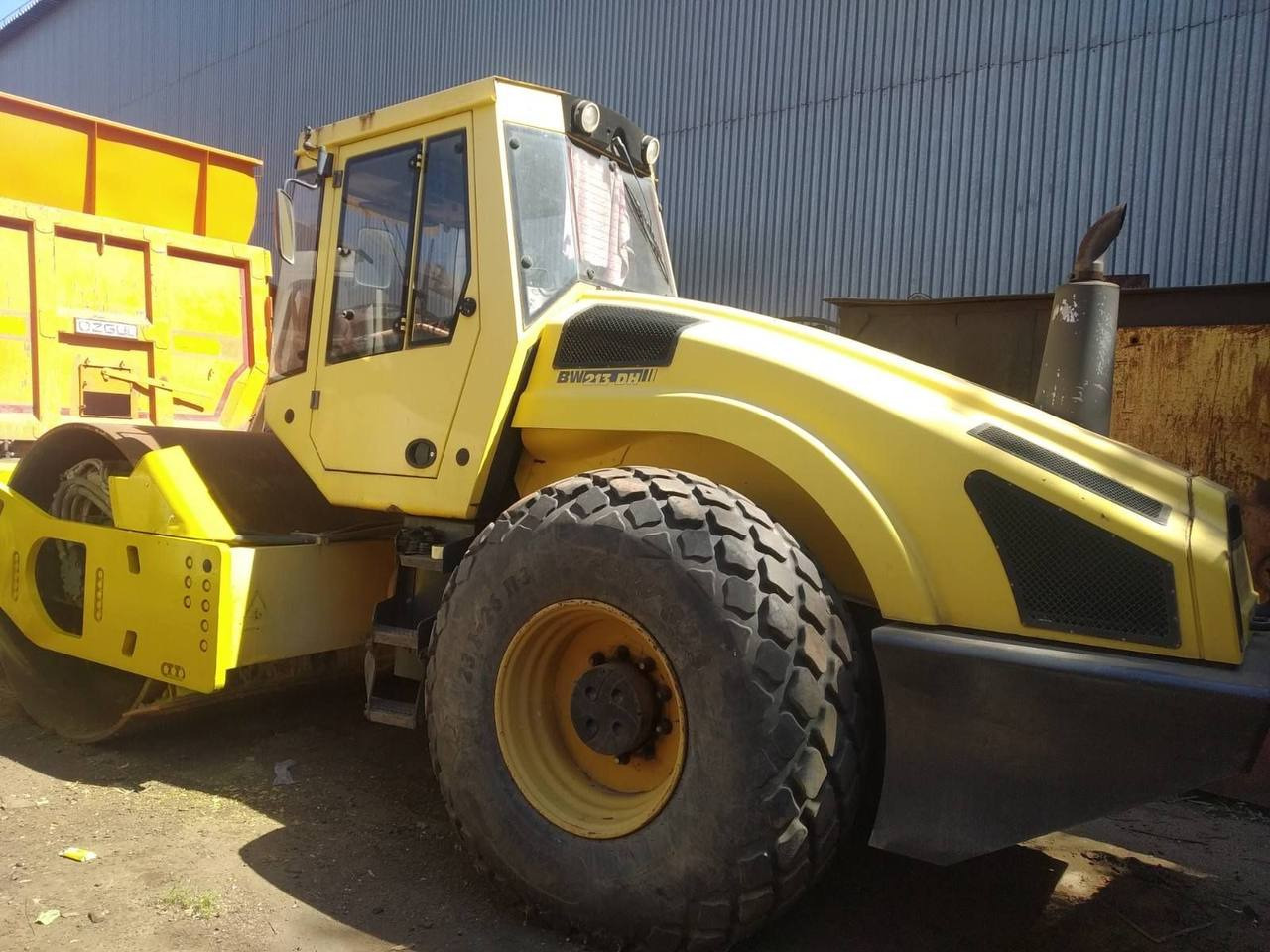 BOMAG BW 213 DH-4 - Kompaktor: slika 1 BOMAG BW 213 DH-4 - Kompaktor: slika 1