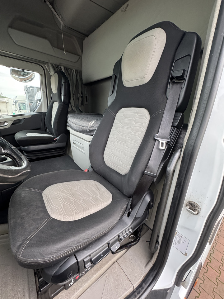 Ford F-Max 500 - Kabina in notranjost: slika 2 Ford F-Max 500 - Kabina in notranjost: slika 2