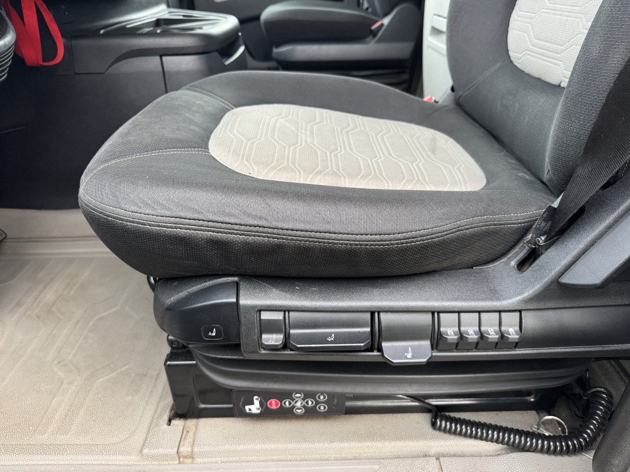 Ford F-Max 500 - Kabina in notranjost: slika 4 Ford F-Max 500 - Kabina in notranjost: slika 4