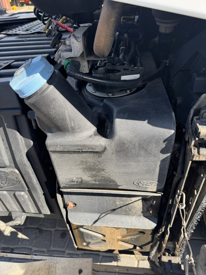 Ford F-Max Cargo - AdBlue rezervoar: slika 1 Ford F-Max Cargo - AdBlue rezervoar: slika 1