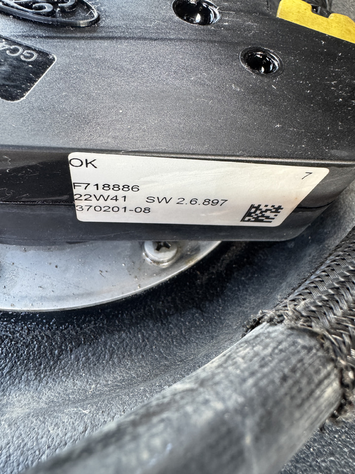 Ford F-Max Cargo - AdBlue rezervoar: slika 2 Ford F-Max Cargo - AdBlue rezervoar: slika 2