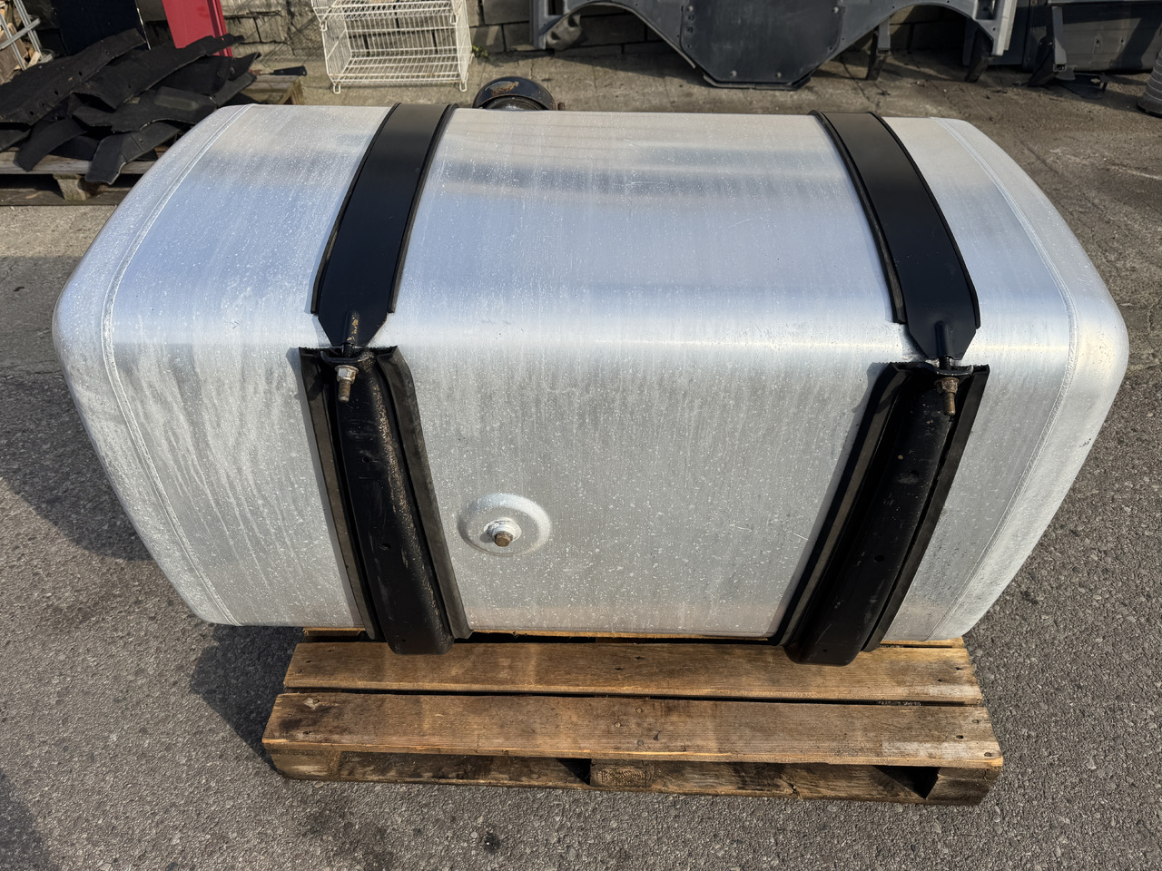 Ford F-Max - Rezervoar za gorivo: slika 4 Ford F-Max - Rezervoar za gorivo: slika 4