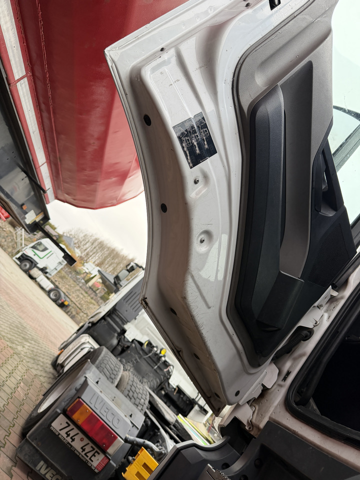 Mercedes Actros MP 4 Antos Arocs Budowlanka - Vrata in deli za Tovornjak: slika 4 Mercedes Actros MP 4 Antos Arocs Budowlanka - Vrata in deli za Tovornjak: slika 4