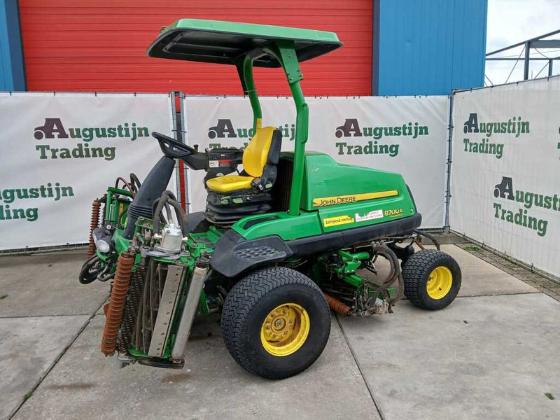 John Deere 8700A - Vrtna kosilnica: slika 1 John Deere 8700A - Vrtna kosilnica: slika 1