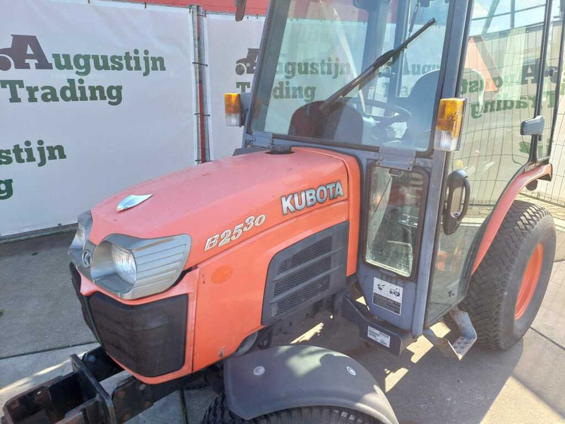 Kubota B2530 - Mini traktor: slika 4 Kubota B2530 - Mini traktor: slika 4