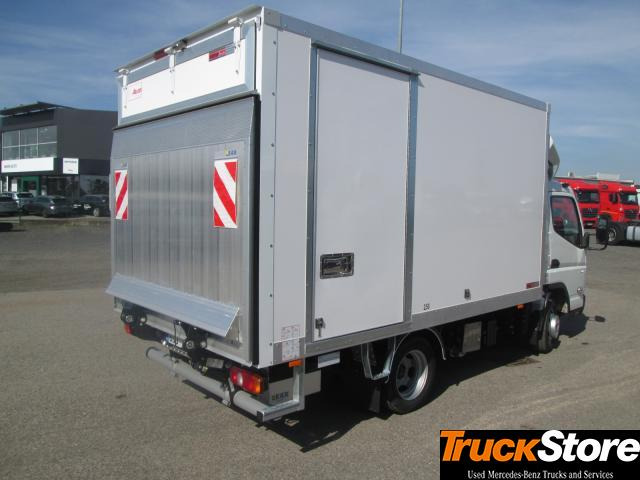 FUSO Canter 3C15 - Dostavno vozilo z zabojnikom: slika 3 FUSO Canter 3C15 - Dostavno vozilo z zabojnikom: slika 3