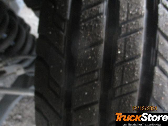 FUSO Canter 3C15 - Dostavno vozilo z zabojnikom: slika 5 FUSO Canter 3C15 - Dostavno vozilo z zabojnikom: slika 5