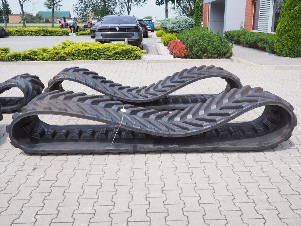 Case IH Quadrtac, Rubber belt / track, 762 mm, 30" - Gosenica za Kmetijski stroj: slika 3 Case IH Quadrtac, Rubber belt / track, 762 mm, 30" - Gosenica za Kmetijski stroj: slika 3