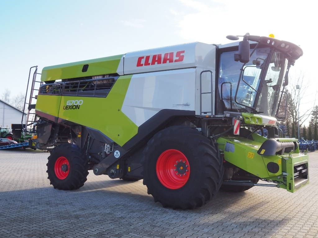 Claas Lexion 6700 + V930 - Kombajn harvester: slika 4 Claas Lexion 6700 + V930 - Kombajn harvester: slika 4