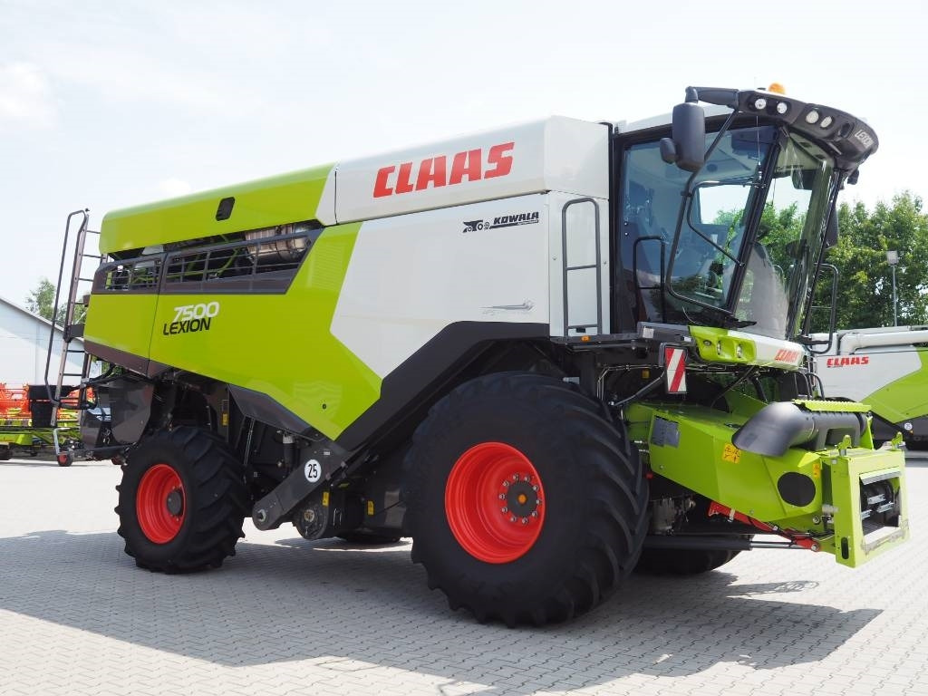 Claas Lexion 7500 + V930 - Kombajn harvester: slika 4 Claas Lexion 7500 + V930 - Kombajn harvester: slika 4