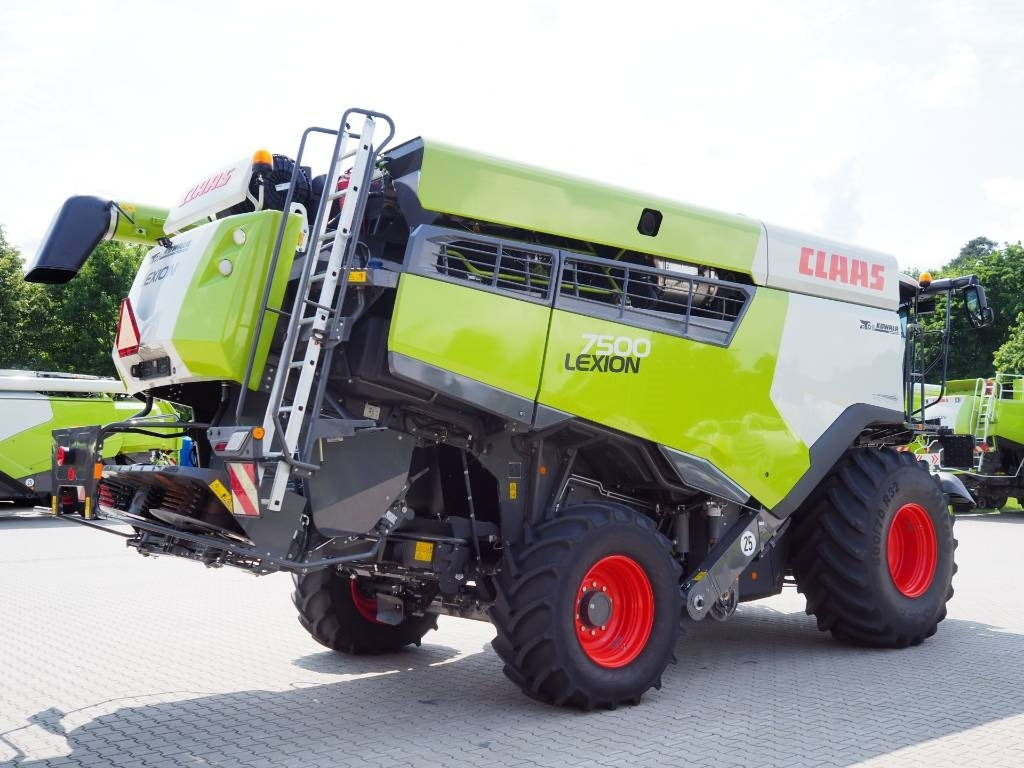 Claas Lexion 7500 + V930 - Kombajn harvester: slika 3 Claas Lexion 7500 + V930 - Kombajn harvester: slika 3