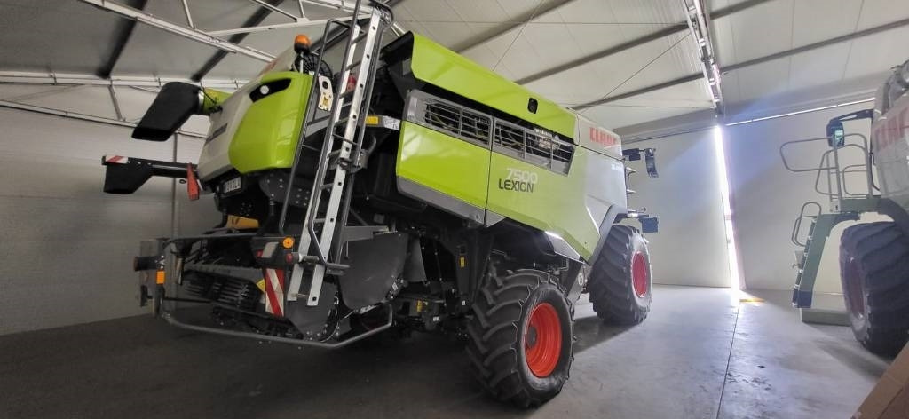 Claas Lexion 7500 + V930 - Kombajn harvester: slika 4 Claas Lexion 7500 + V930 - Kombajn harvester: slika 4